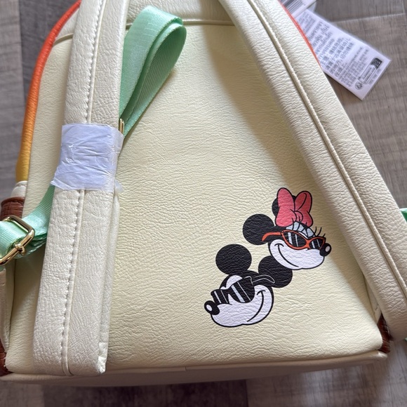Loungefly Mickey and Minnie tropical vacation - Picture 4 of 10